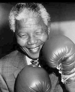 2005030_110514033036_nelson-mandela-boxer2
