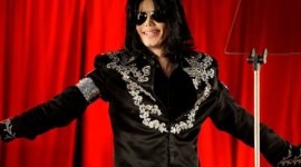 Jurors See Photos Of MJ’s Bedroom (MJFC)
