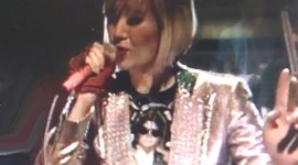 Karen O Wears MJ Shirt On Jimmy Fallon last night