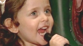 MJ sings with his children – home video footage