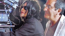 Kenny Brings Tearful Testimony To AEG trial