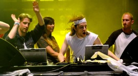 Girl Talk mashes Daft Punk & Michael Jackson