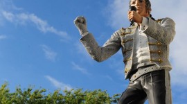 MJ Statue To Be Removed From Fulham Stadium