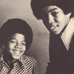 000GIFYoung-Michael-Jackson-and-his-brother-Jermaine-Jackson-jermaine-jackson-32303885-500-400