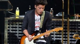 Watch: Bruno Cover Janet & MJ At Las Vegas Concert!
