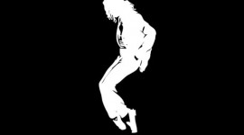 Tiny Irish Dancer Stuns Crowded Mall with MJ Routine