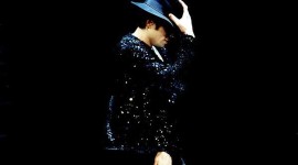 Feilhaber Moonwalks & lip syncs To MJ’s TWYMMF