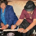 Kathrine-signing-the-belt-for-charity-katherine-jackson-14264258-500-370