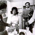 WITH-FAMILY-AND-FRIENDS-maureen-reillette-rebbie-jackson-25742631-975-606