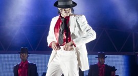 THRILLER LIVE, Celebration of MJ Moonwalks to Bath