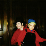 Personal-picture-of-Michael-Jackson-and-Omer-omer-bhatti-29675117-1023-826