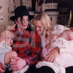 The-Jackson-Family-debbie-rowe-32781435-900-800 (1)ui