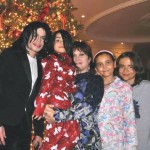 Michael-Jackson-with-his-kids-Blanket-Jackson-Paris-Jackson-and-Blanket-Jackson-prince-michael-jackson-34857256-921-618