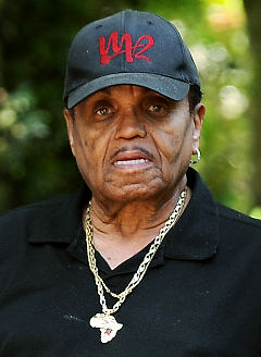 Michael Jackson's father, Joe, plans to return to Vegas after his son is buried to receive a celebrity star in the singer's honor at the Brenden Theatres.