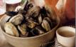 http://images.google.com/imgres?imgurl=http://whatscookingamerica.net/SteamerClams.gif&imgrefurl=http://whatscookingamerica.net/ClamsSteamer.htm&h=162&w=262&sz=34&tbnid=uwbJxEU5s9SHLM:&tbnh=66&tbnw=107&hl=en&start=10&prev=/images?q=steamed+clams&svnum=10&hl=en&lr=